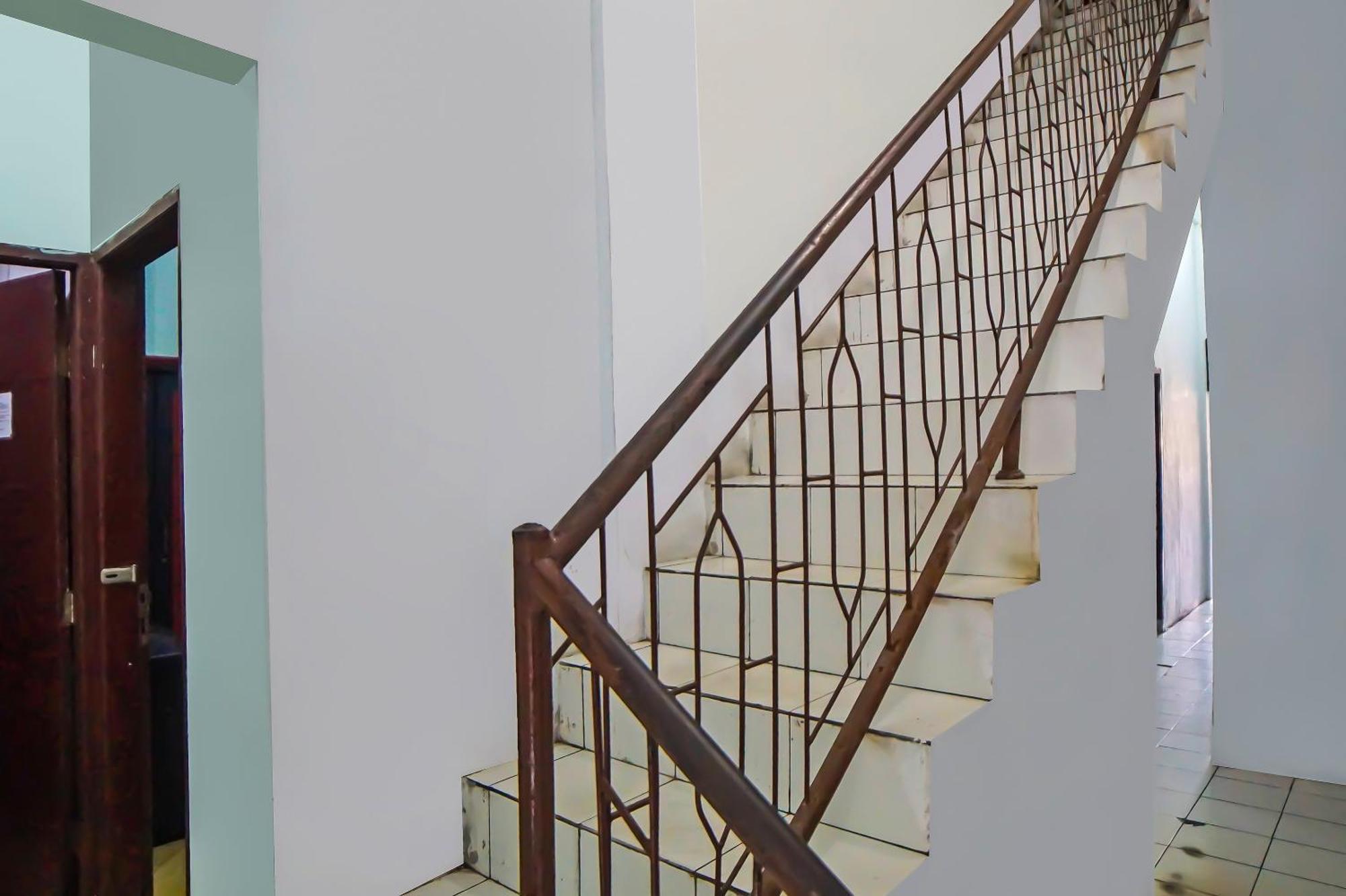 Oyo 92384 Homestay Vip Medan Exteriör bild