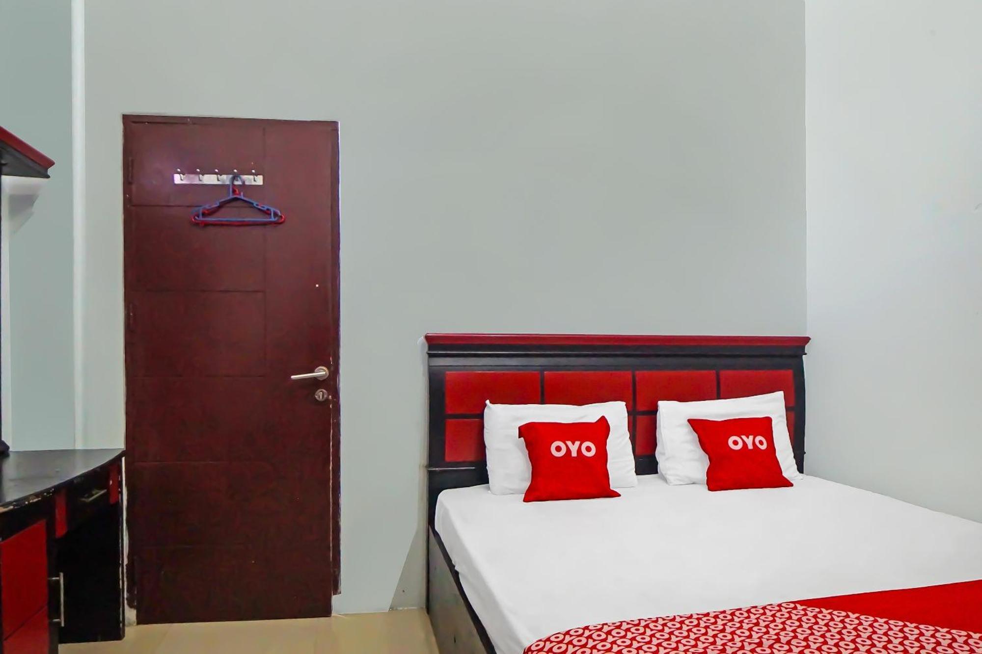 Oyo 92384 Homestay Vip Medan Exteriör bild