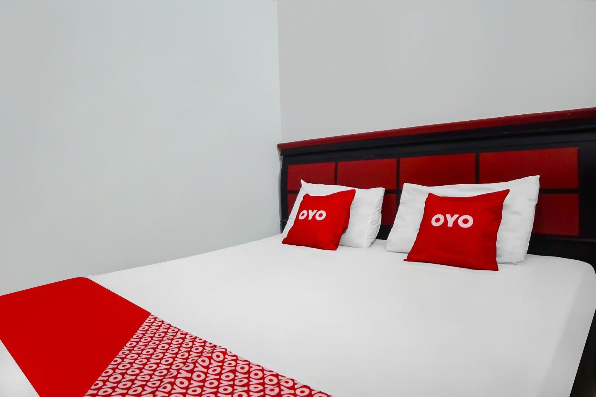 Oyo 92384 Homestay Vip Medan Exteriör bild