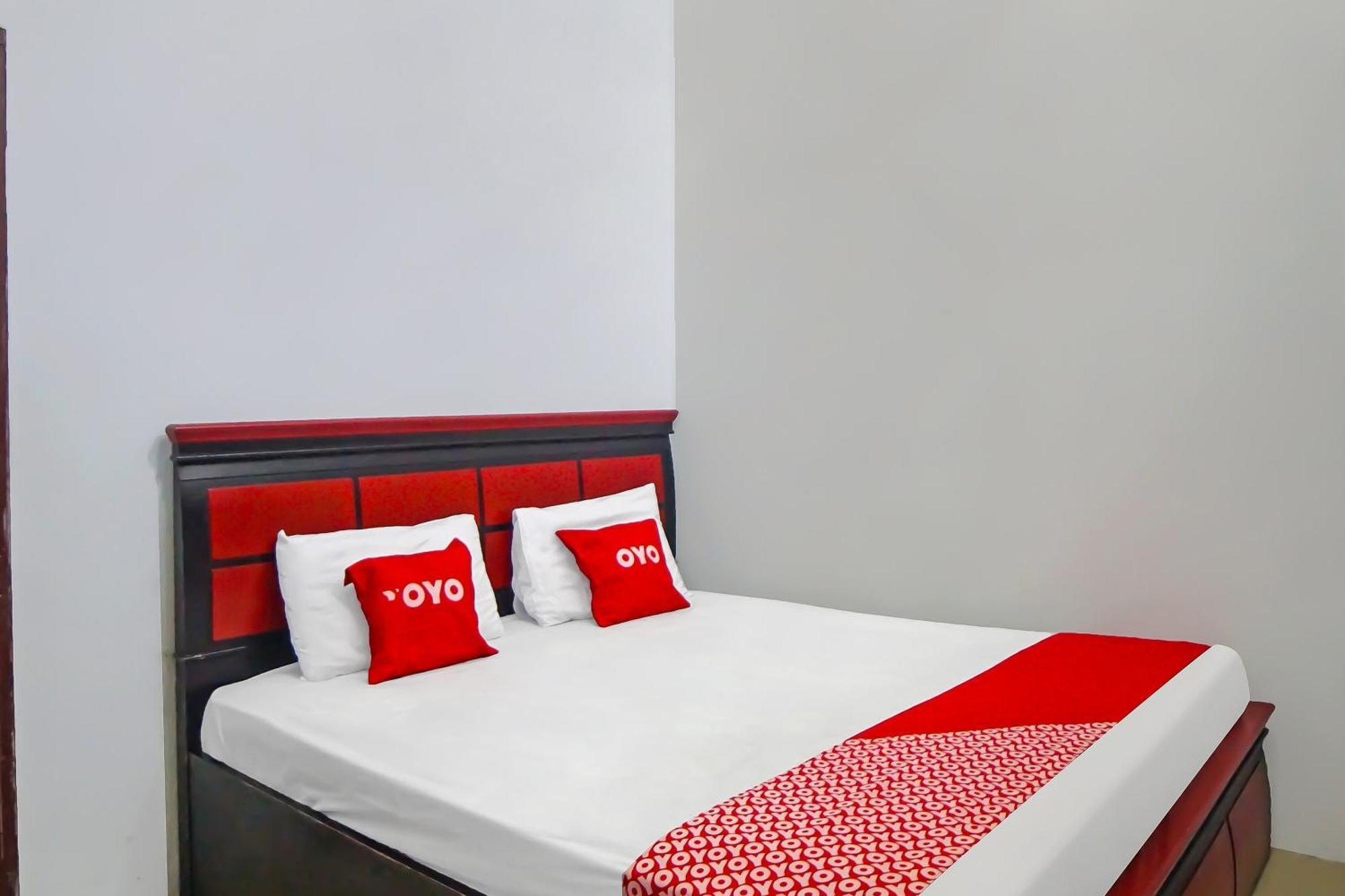 Oyo 92384 Homestay Vip Medan Exteriör bild