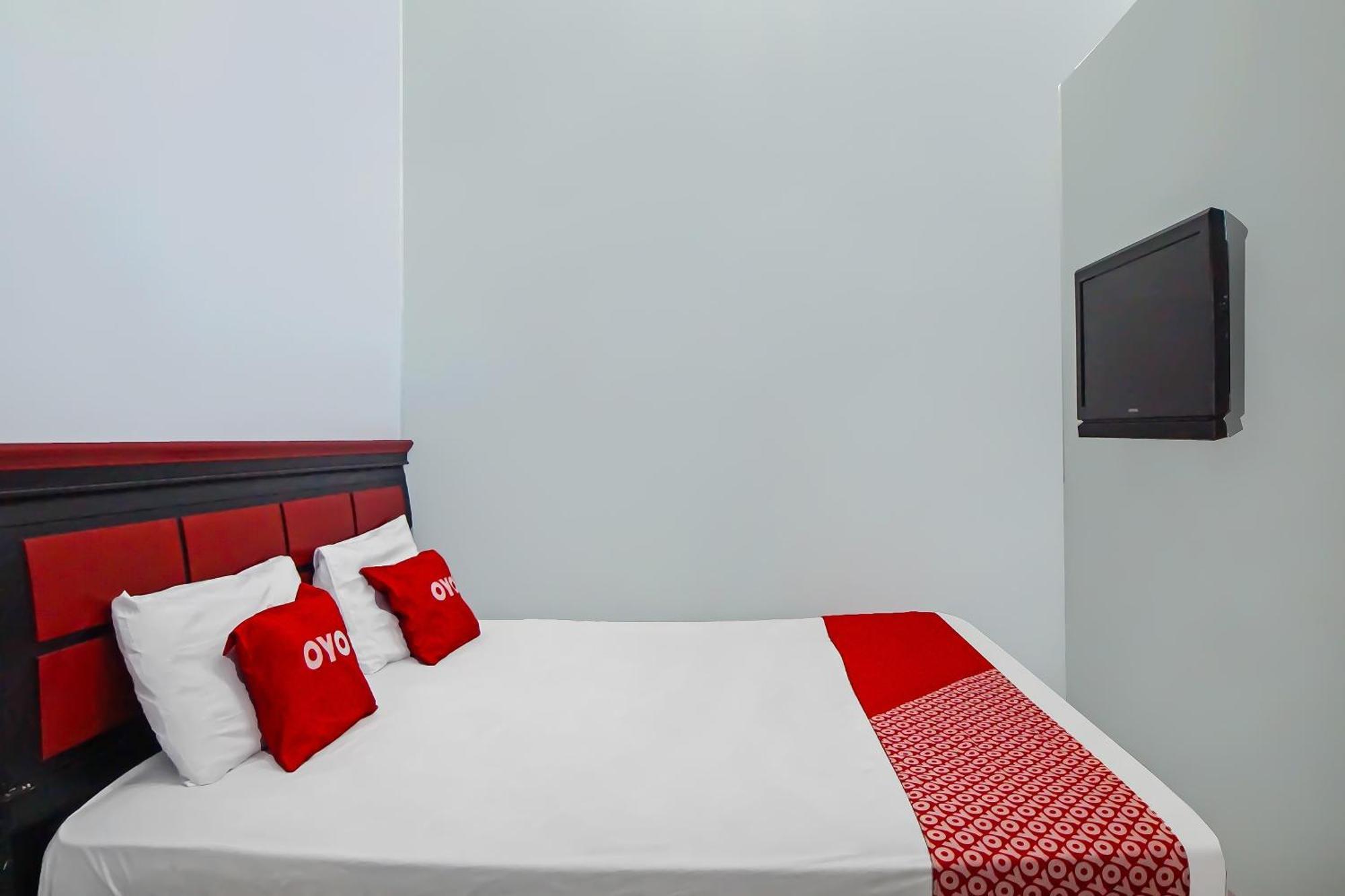 Oyo 92384 Homestay Vip Medan Exteriör bild