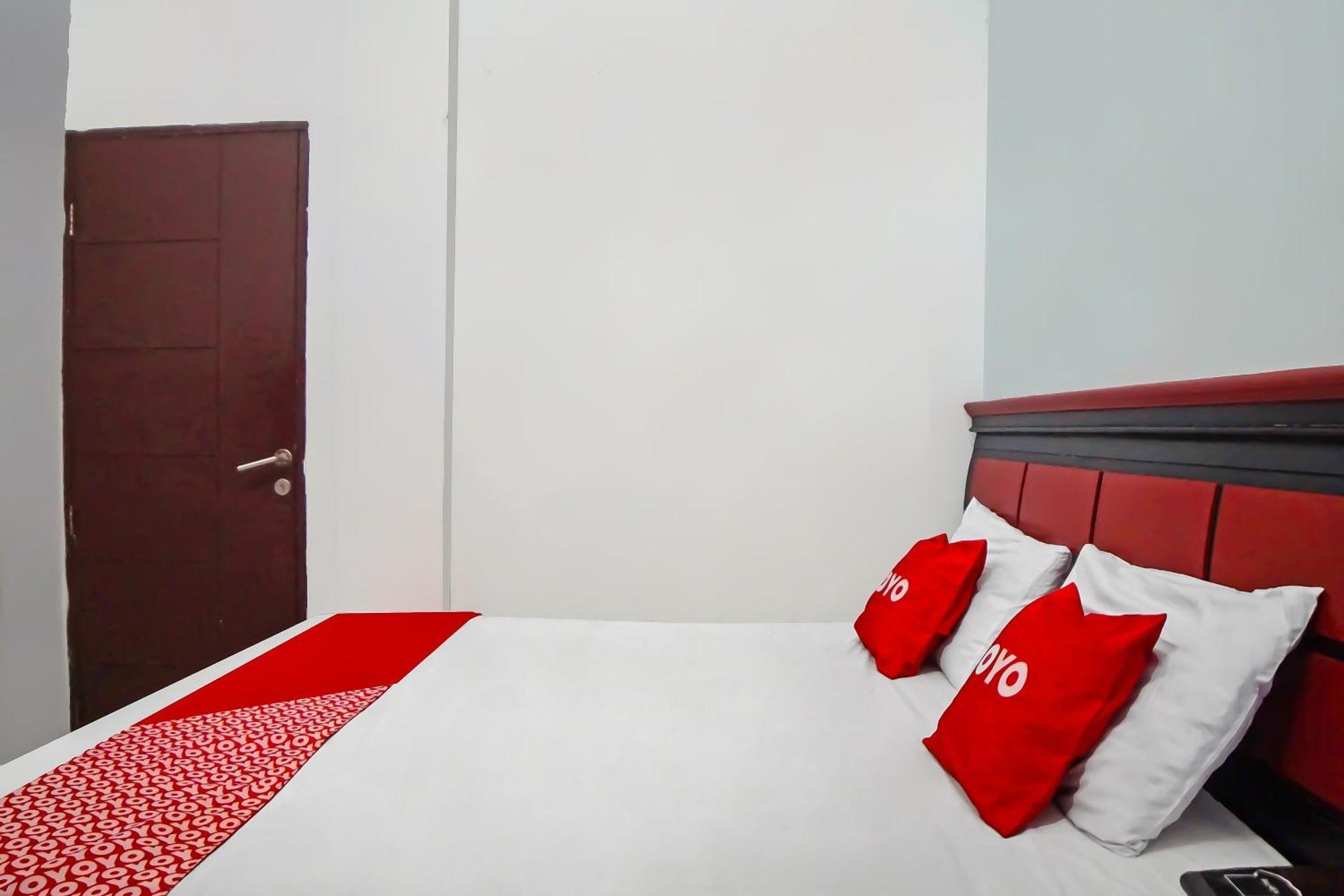 Oyo 92384 Homestay Vip Medan Exteriör bild
