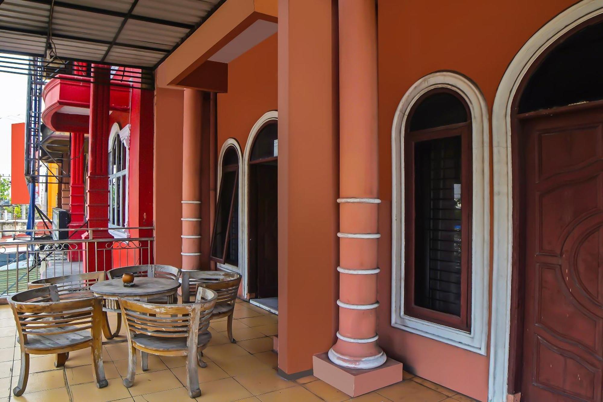 Oyo 92384 Homestay Vip Medan Exteriör bild