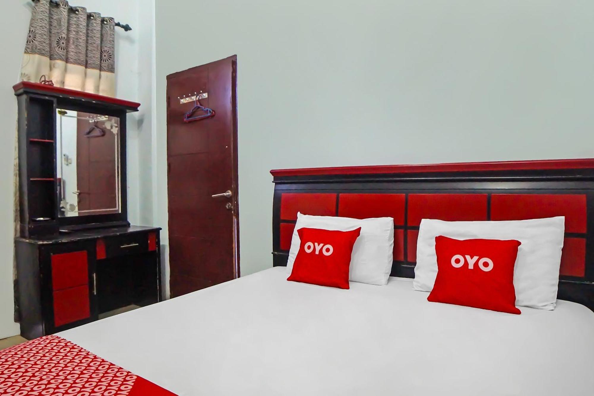Oyo 92384 Homestay Vip Medan Exteriör bild
